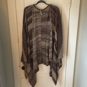 Free people open poncho/cardigan